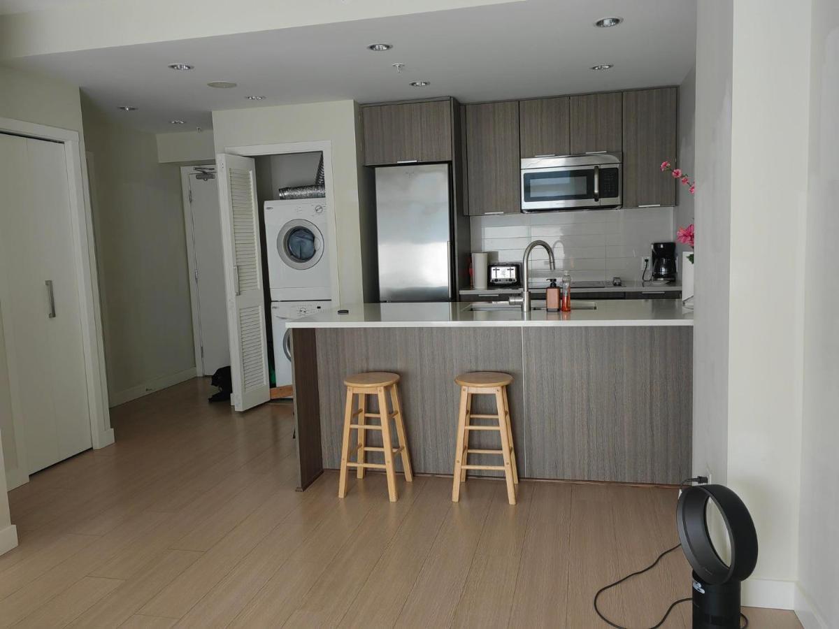 Lovely 1 Bedroom Condo ビクトリア エクステリア 写真