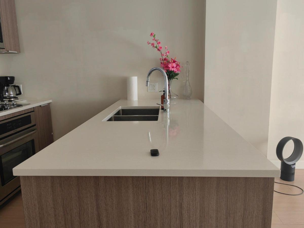 Lovely 1 Bedroom Condo ビクトリア エクステリア 写真