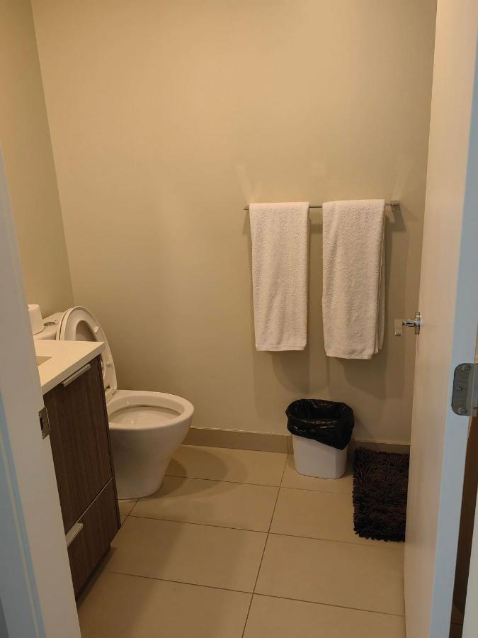 Lovely 1 Bedroom Condo ビクトリア エクステリア 写真