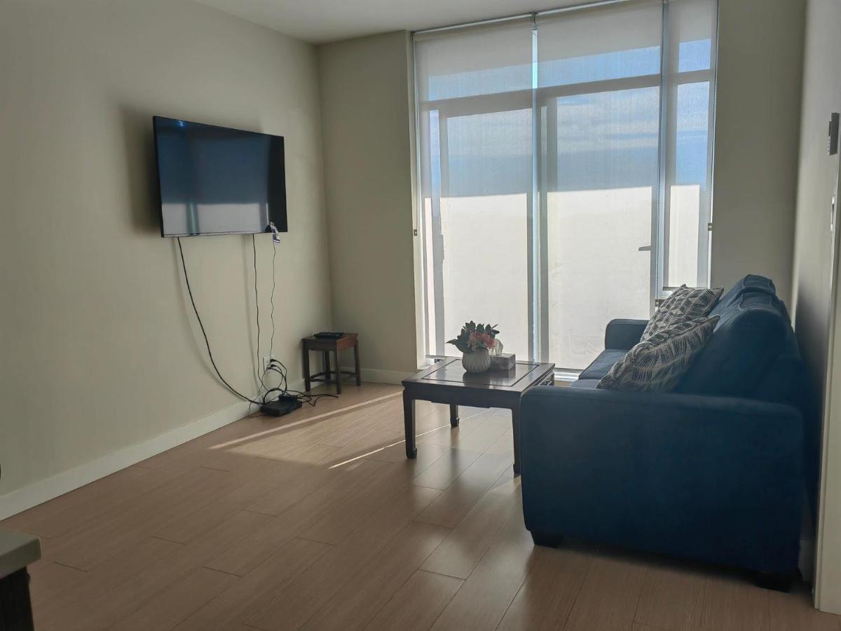 Lovely 1 Bedroom Condo ビクトリア エクステリア 写真
