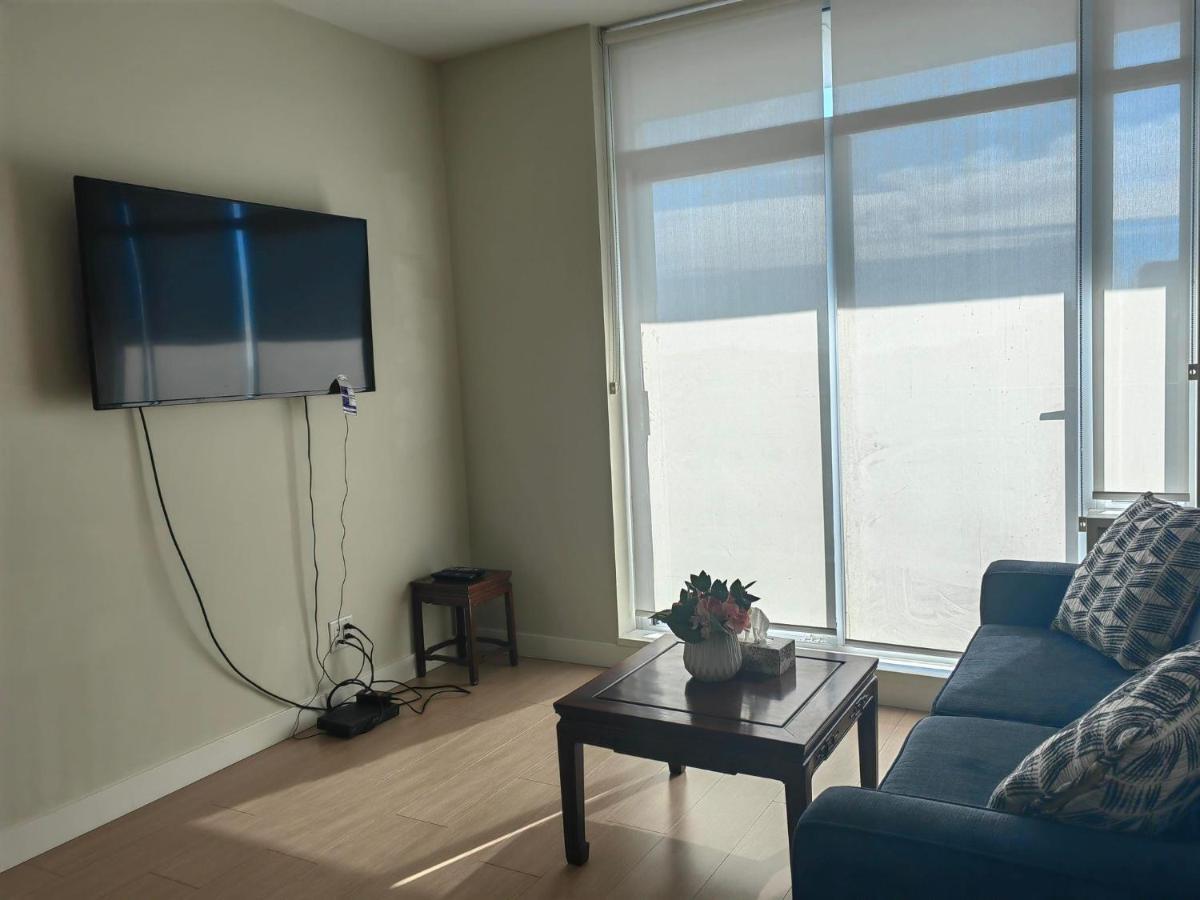 Lovely 1 Bedroom Condo ビクトリア エクステリア 写真